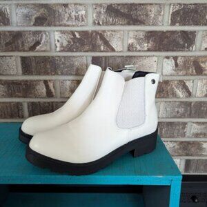 Women's Aqua Diva Cream White Chelsea Ankle Boot Size 9